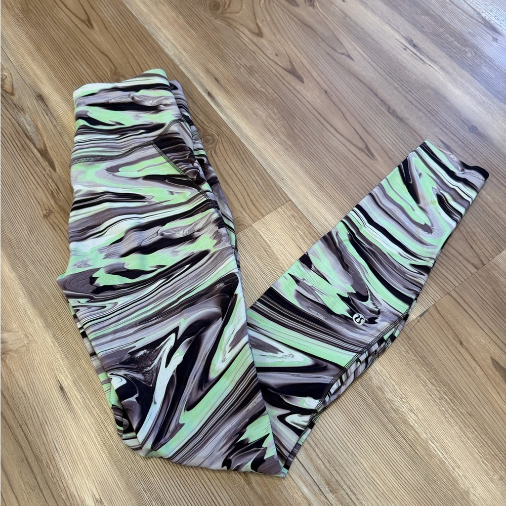 *ACCT CLOSING MAKE OFFER* Lululemon Base Pace Leggings-Size 2/28”